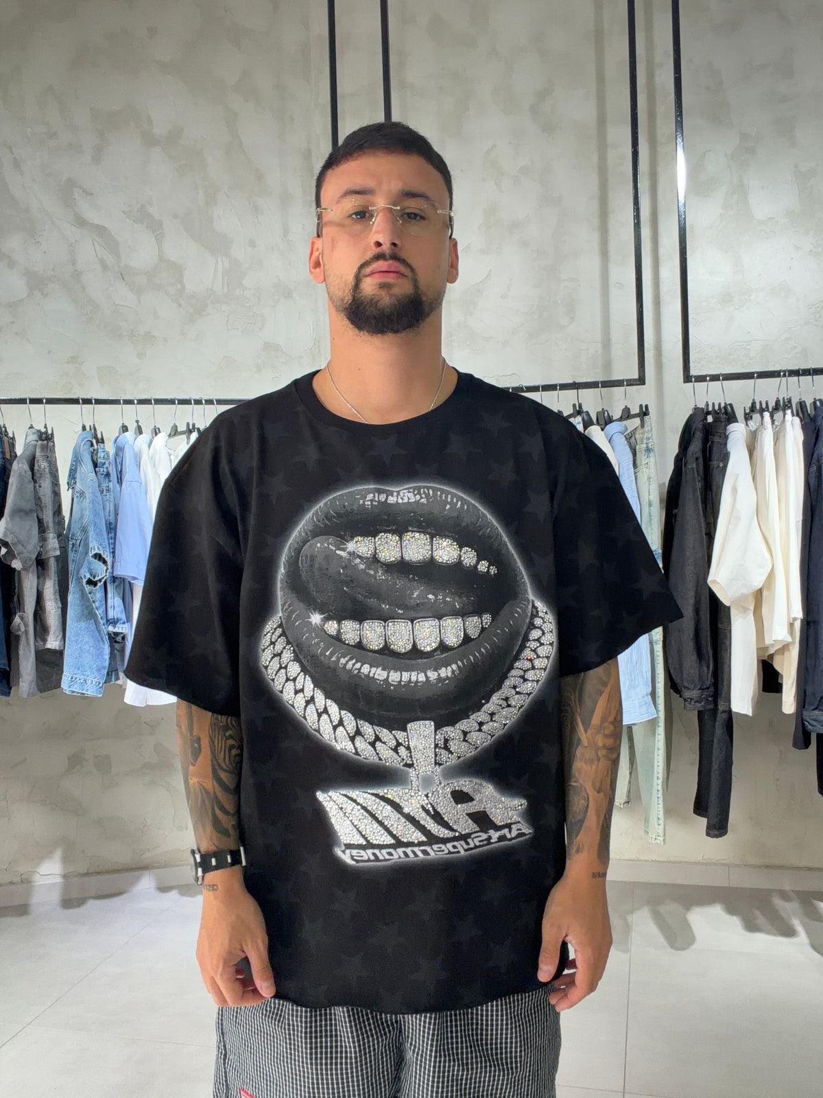 SHIRT BLACK LIP - T-Shirt - ARTSUPERMONEY