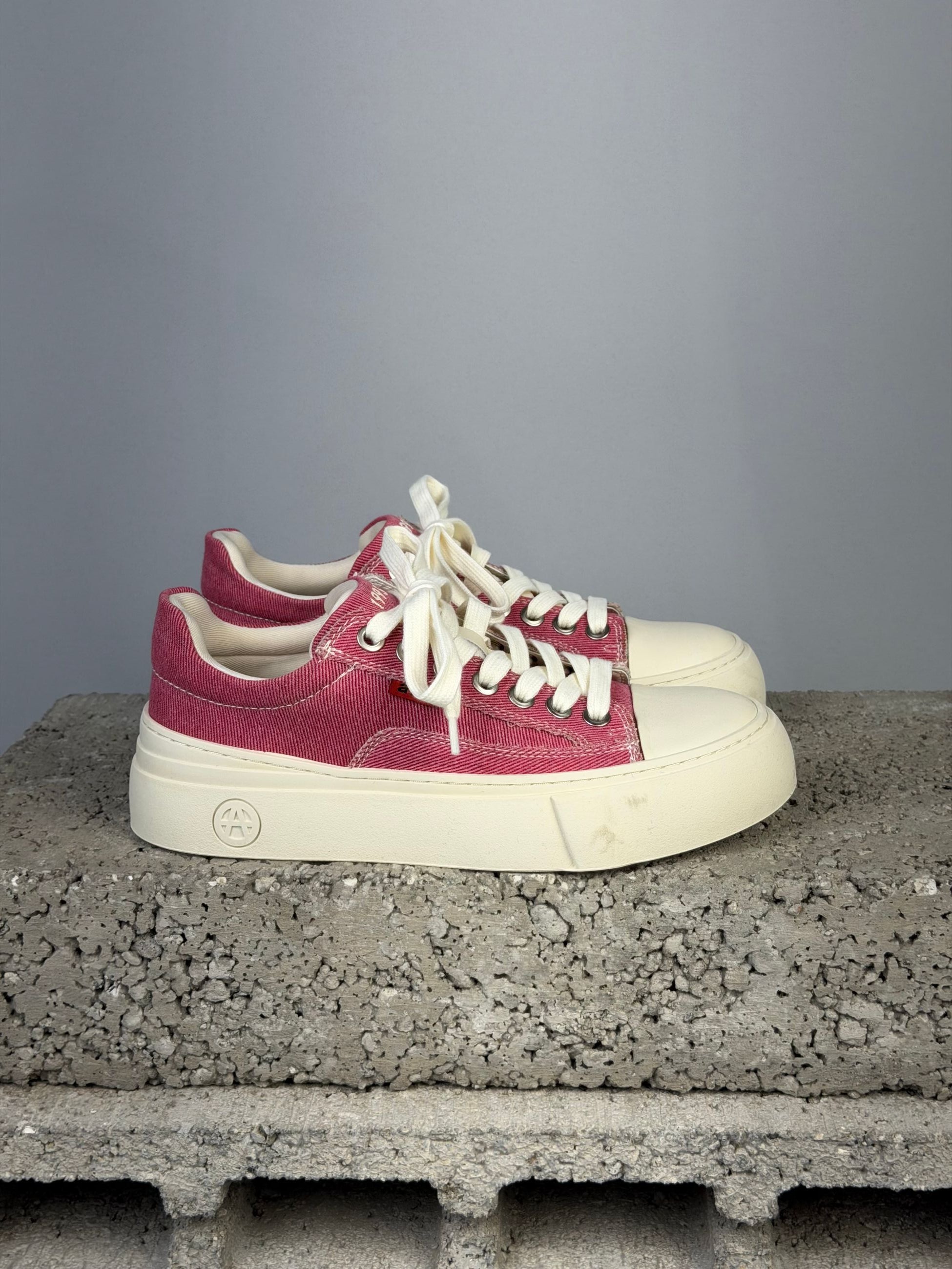 HTEM940301 - Scarpe - Acupuncture1993