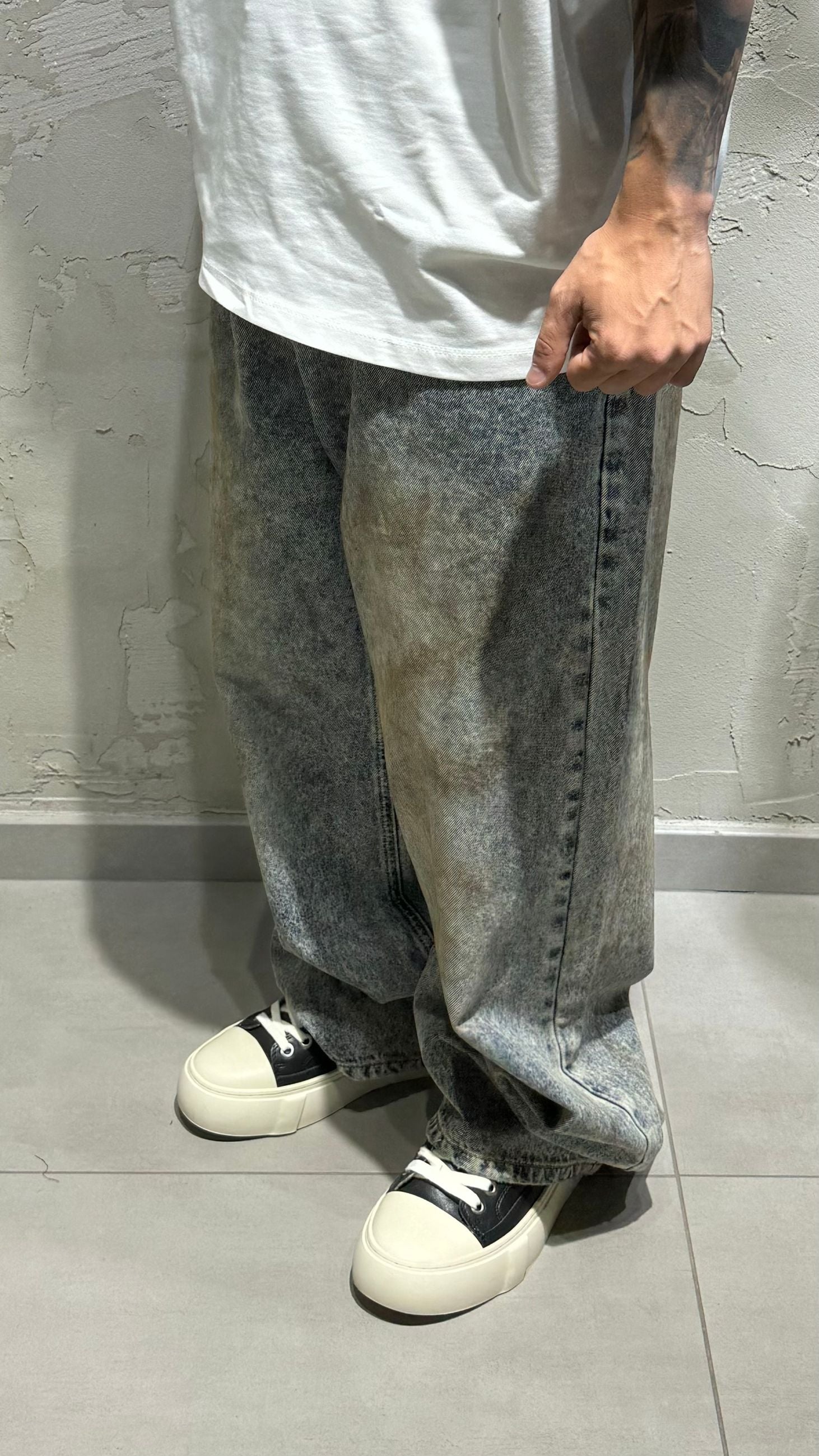 HTDM850404 - Jeans - Acupuncture1993