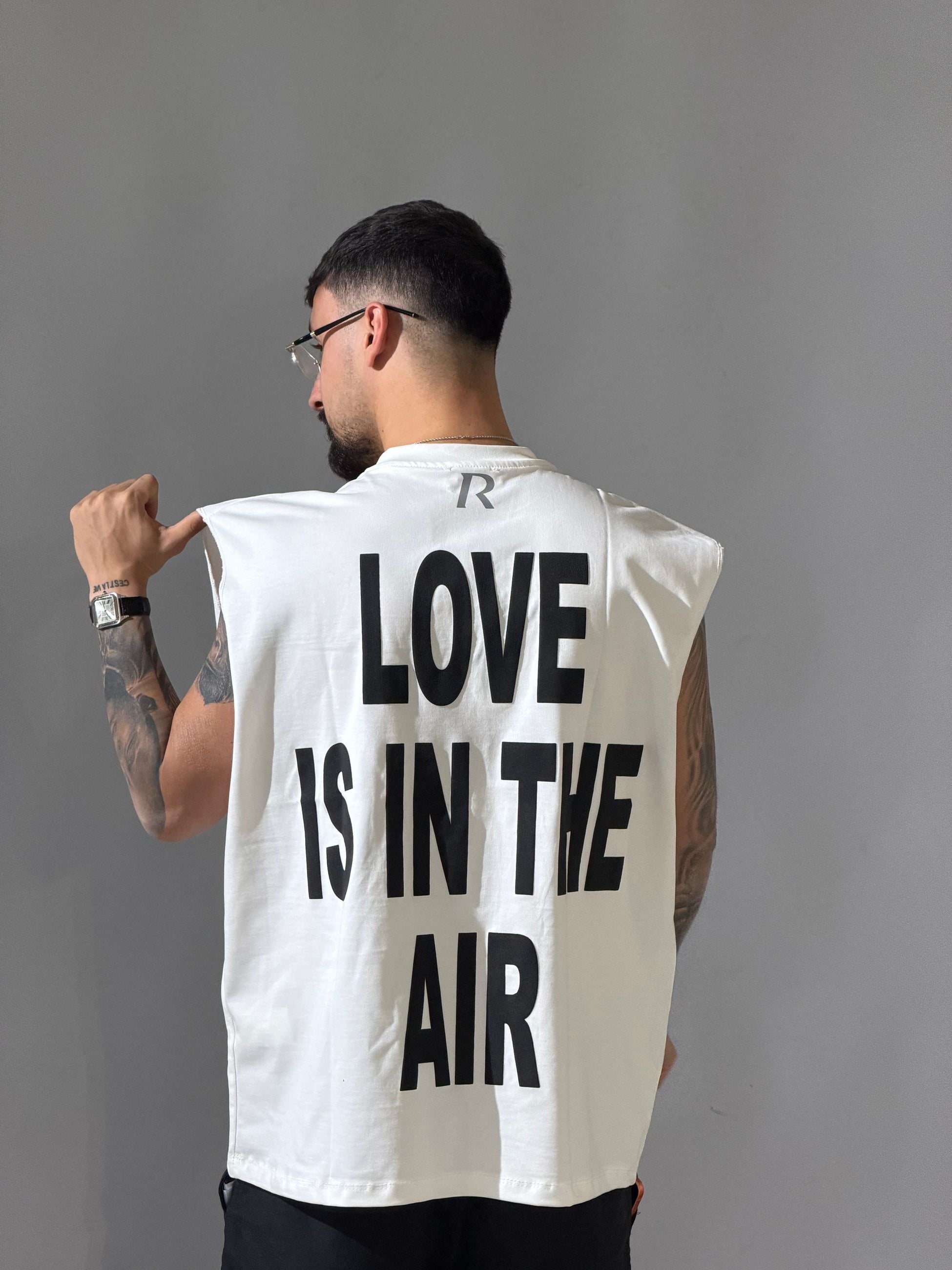 Canotta  - LOVE IS IN THE AIR